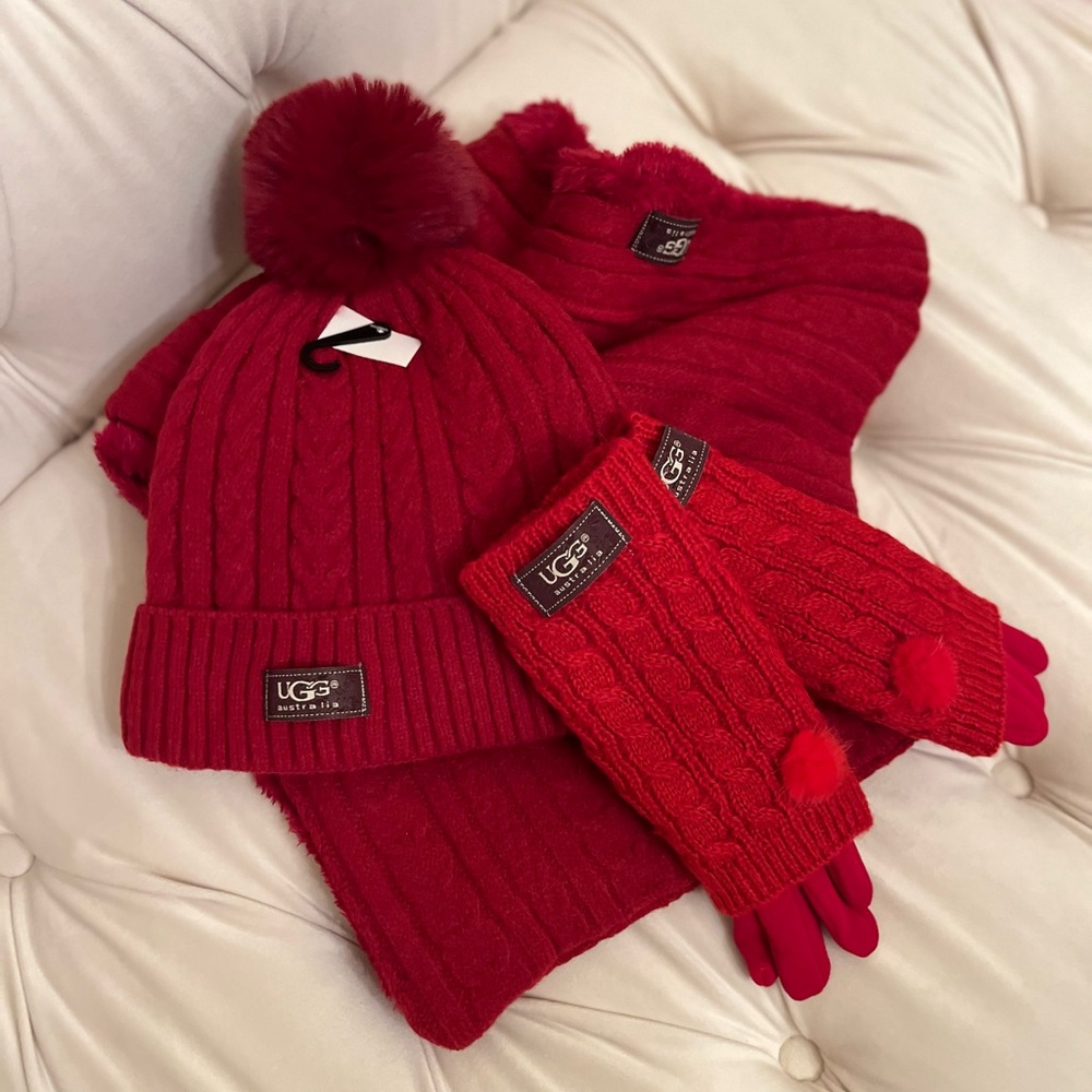 UGG Winter Dark Red   Sweater Weather pom pom hat infinity scarf Set. NWT